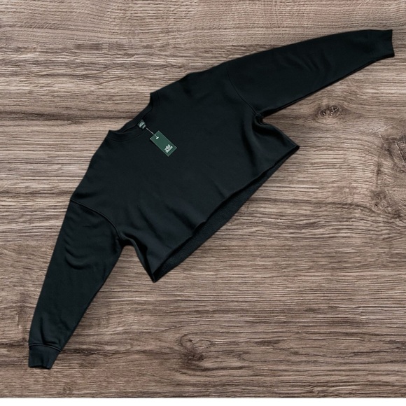 Wild Fable Raw Hem Cropped Long Sleeve Black Crew Neck Sweatshirt Size Large NWT - Picture 13 of 16